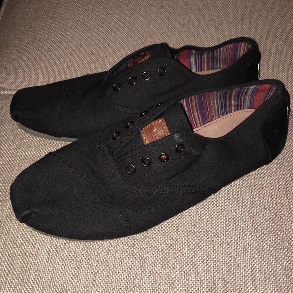 Men’s Toms